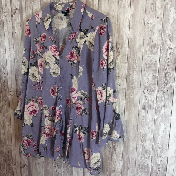 Torrid Floral Fit & Flare Bell Sleeve Blouse - Picture 5 of 6